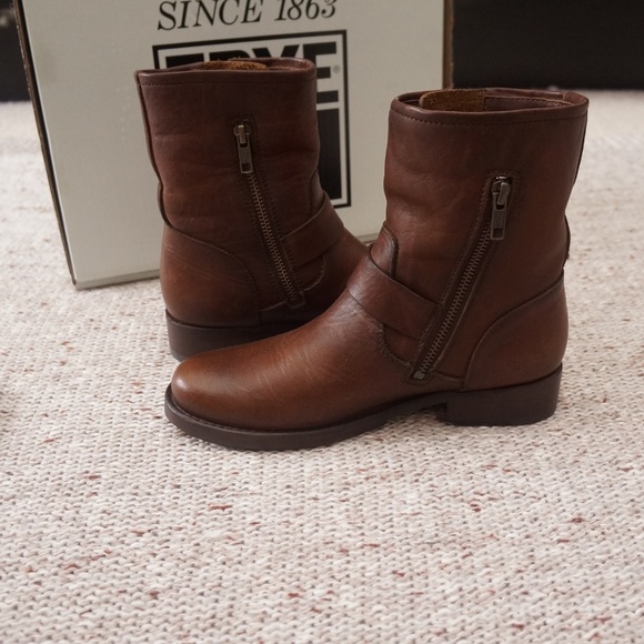 Frye brown Vicky Engineer boots - Picture 4 of 8